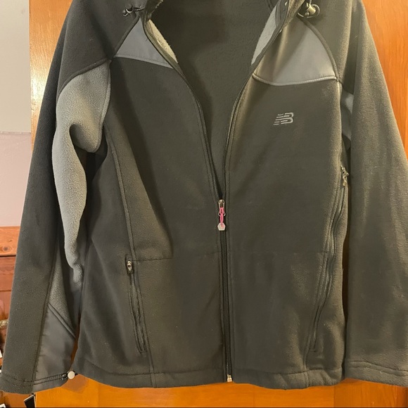 New Balance Women’s Grey Zip-Up Fleece - Picture 5 of 6